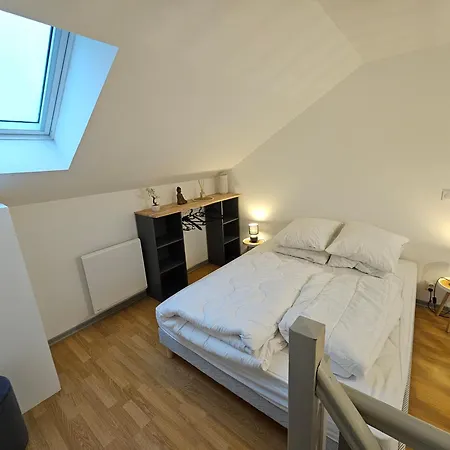 Location Studio Mezzanine Vert-Saint-Denis Extérieur photo
